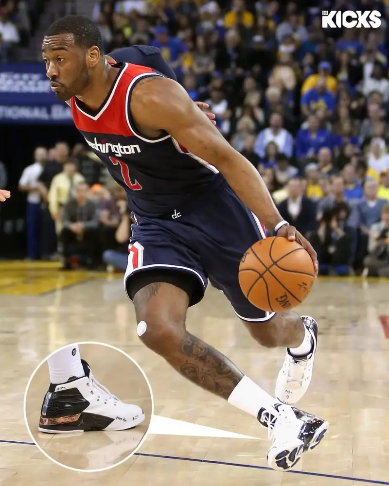 PG Gaming-B/R晒图回顾16赛季球员们穿着的经典球鞋：一起踏上回忆之旅